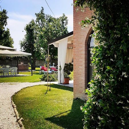 Casolare Isabella "Il Rifugio Dei Vinili" And Alice'S Room بونساكو المظهر الخارجي الصورة