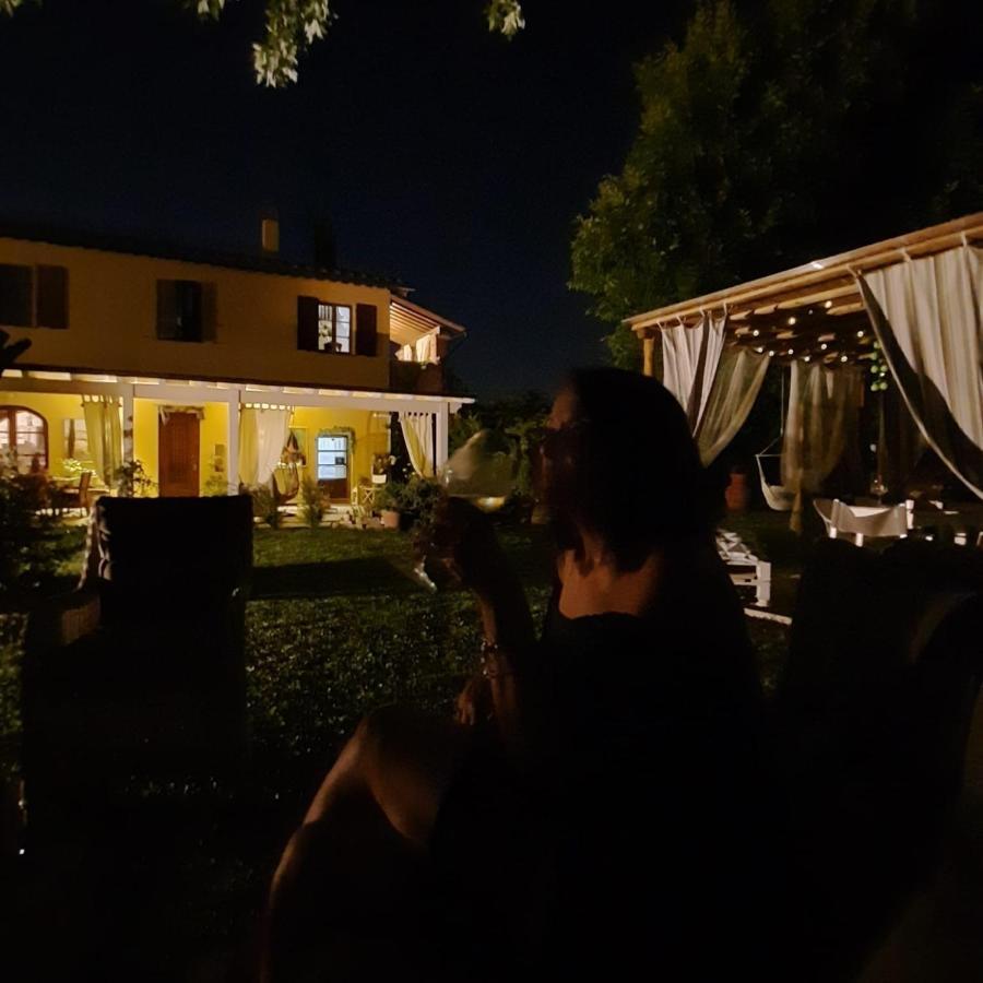 Casolare Isabella "Il Rifugio Dei Vinili" And Alice'S Room بونساكو المظهر الخارجي الصورة