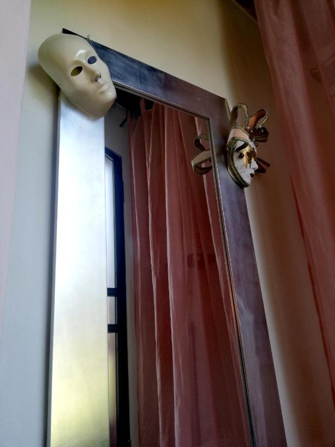 Casolare Isabella "Il Rifugio Dei Vinili" And Alice'S Room بونساكو المظهر الخارجي الصورة