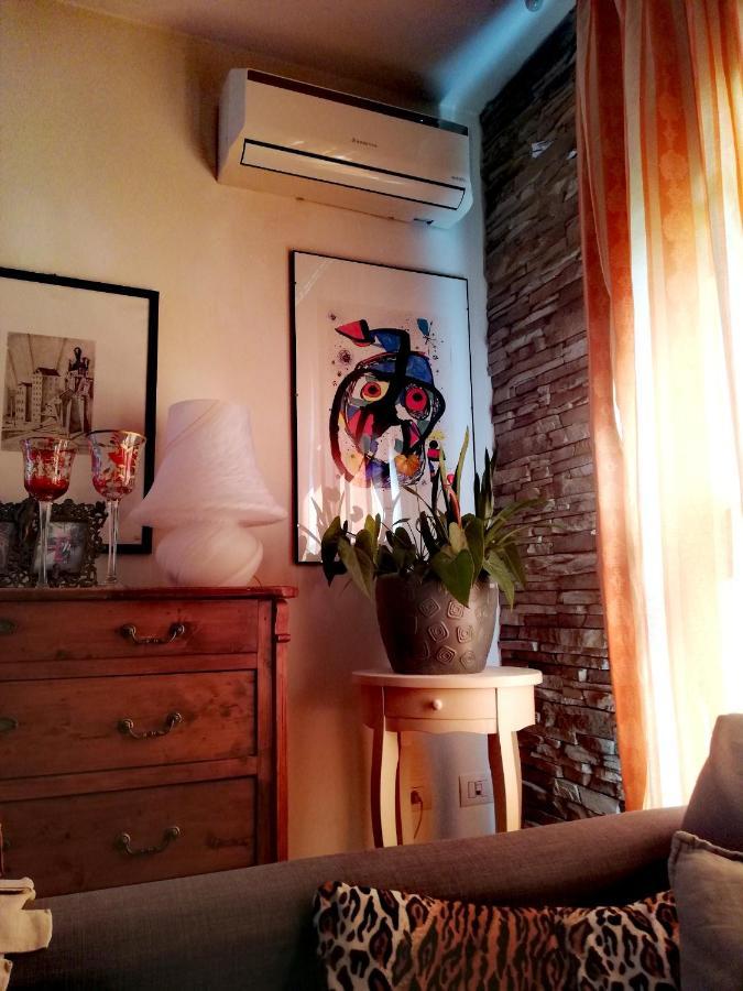 Casolare Isabella "Il Rifugio Dei Vinili" And Alice'S Room بونساكو المظهر الخارجي الصورة