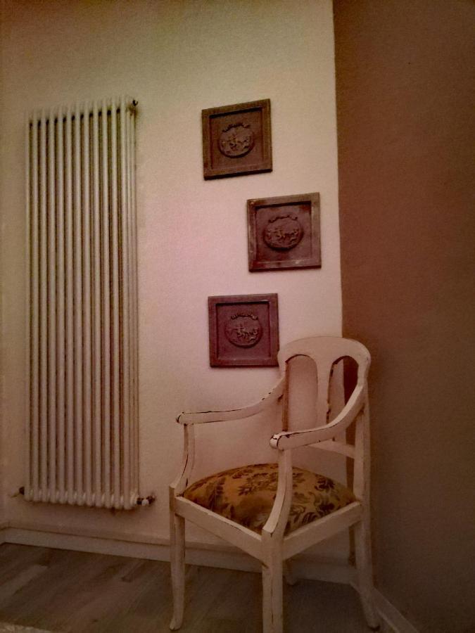 Casolare Isabella "Il Rifugio Dei Vinili" And Alice'S Room بونساكو المظهر الخارجي الصورة