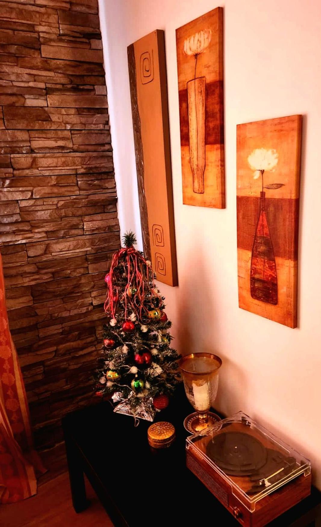 Casolare Isabella "Il Rifugio Dei Vinili" And Alice'S Room بونساكو الغرفة الصورة